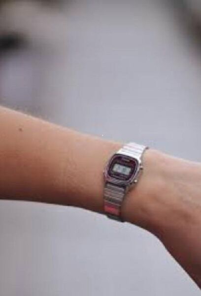 Casio LA670WA-4DF Kadın Kol Saati