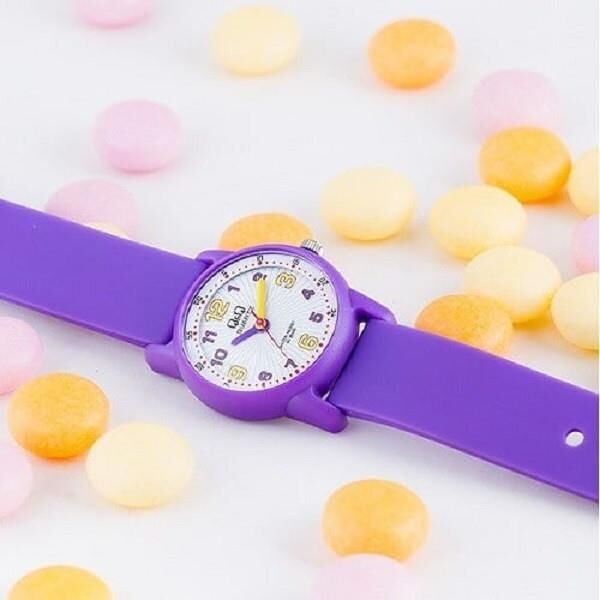 Q&Q VR41J001Y Galaksi Desenli Silikon 10 Atm Su Geçirmez Çocuk Kol Saati