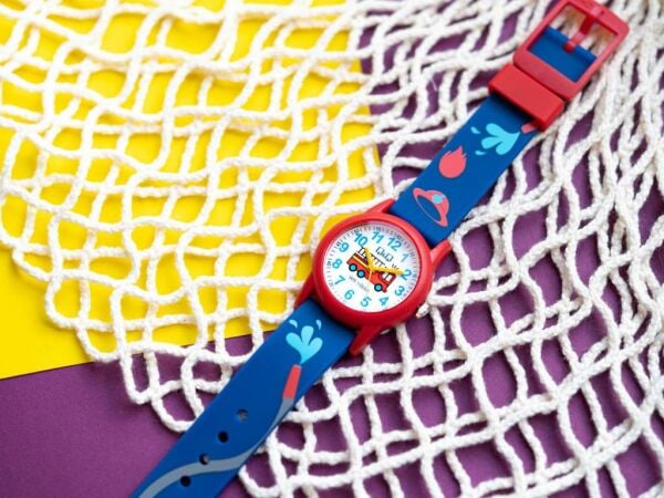 Q&Q VR99J019Y İtfaiye Arabası Desenli Çocuk Kol Saati