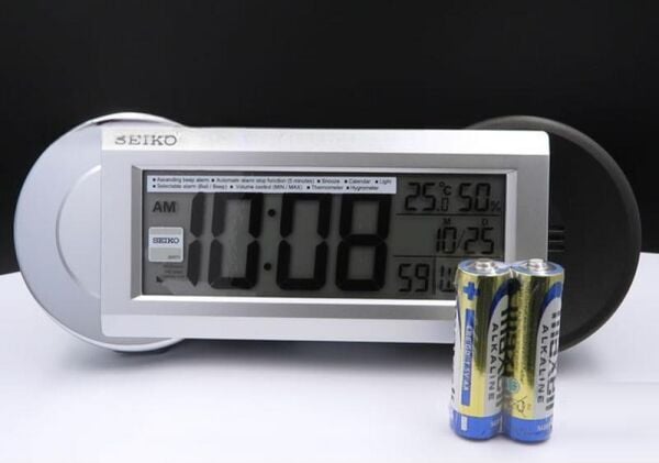 Seiko QHL071S Masa Saati