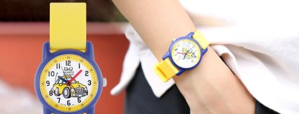 Q&Q VR41J009Y Araba Desenli Silikon 10 Atm Su Geçirmez Çocuk Kol Saati