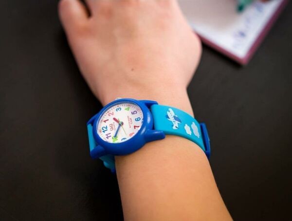 Q&Q VR99J005Y Gökyüzü Desenli Çocuk Kol Saati