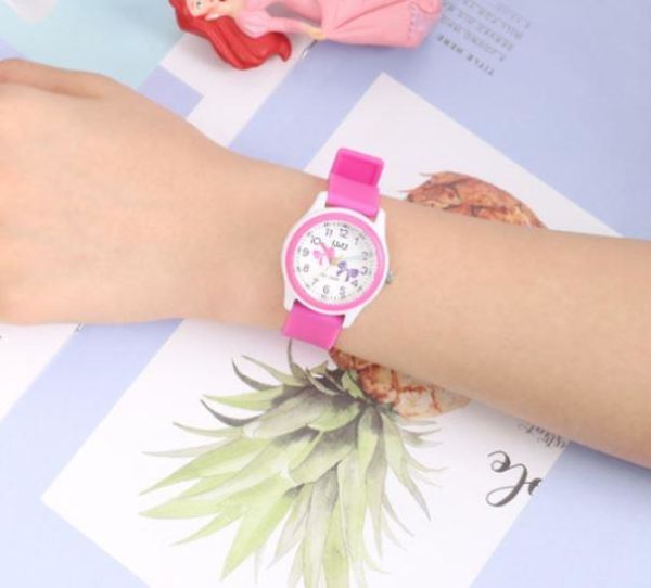 Q&Q VS59J002Y Kurdela Desenli Çocuk Kol Saati