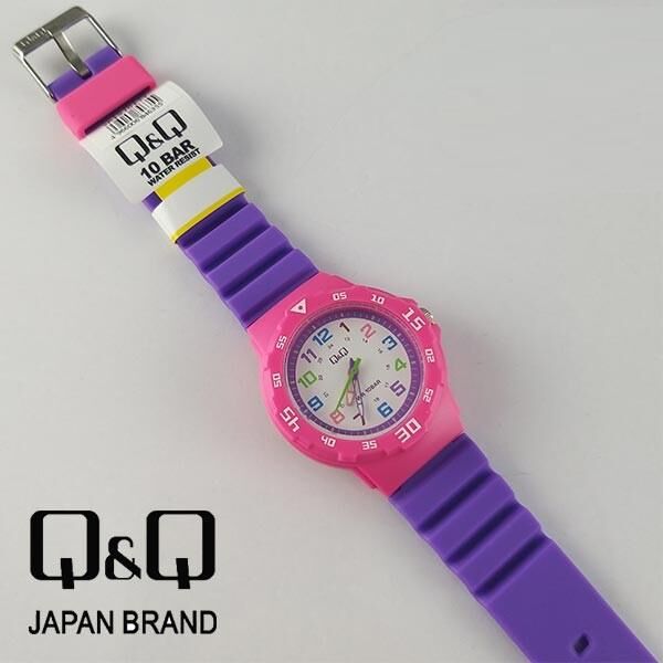 Q&Q VR19J013Y Renkli Rakamlı Silikon 10 Atm Su Geçirmez Çocuk Kol Saati