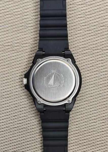 Q&Q VS44J007Y Fosforlu Silikon 10 Bar Su Geçirmez Genç Kol Saati