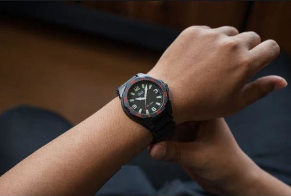 Q&Q VS44J006Y Erkek Kol Saati