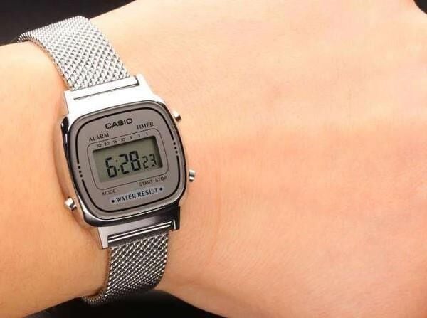 Casio LA670WEM-7DF Kadın Kol Saati