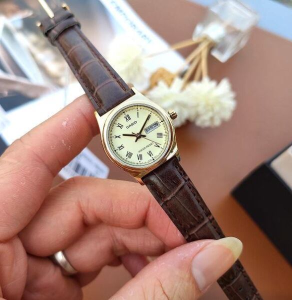 Casio LTP-V006GL-9BUDF Kadın Kol Saati