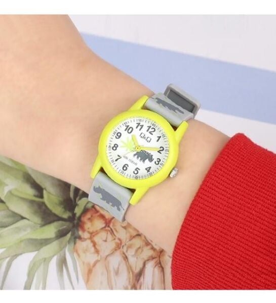 Q&Q V22A-017VY Gergedan Desenli Silikon 10 Atm Su Geçirmez Çocuk Kol Saati