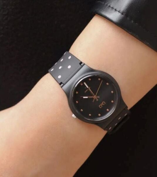 Q&Q VP46J057Y Pembe Puanlı Silikon 10 Atm Su Geçirmez Çocuk Kol Saati