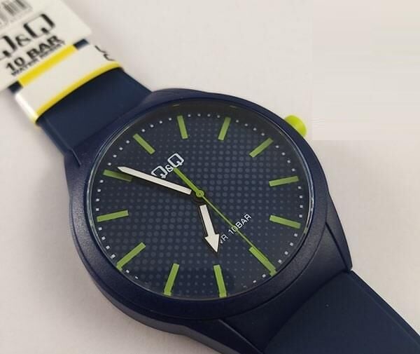 Q&Q VR28J029Y Lacivert Renkli Silikon 10 Atm Su Geçirmez Genç Kol Saati