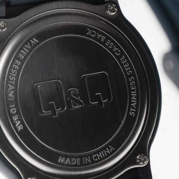 Q&Q V00A-003VY Lacivert Renkli Silikon 10 Bar Su Geçirmez Genç Kol Saati