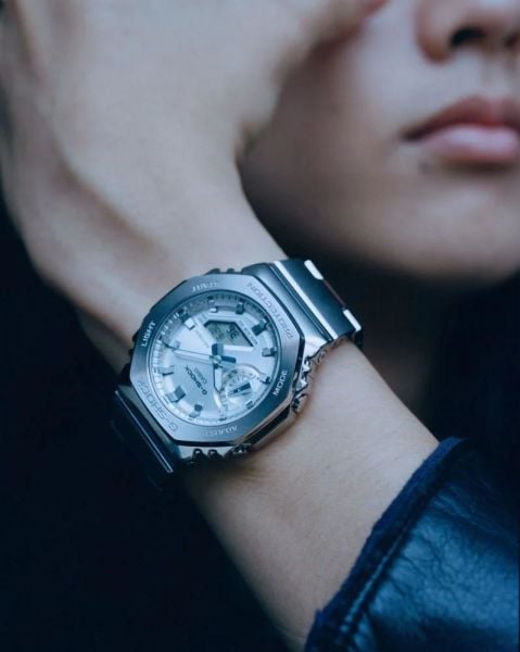 Casio G-Sock GM-2110D-7ADR Erkek Kol Saati