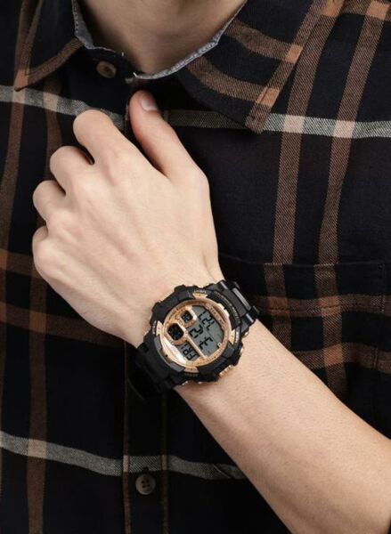 Q&Q M143J007Y Dijital Genç Erkek Kol Saati