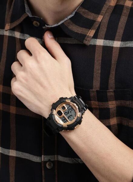 Q&Q M143J007Y Siyah Renkli Alarmlı Tarihli Kronometreli Işıklı 10 Atm Genç Kol Saati