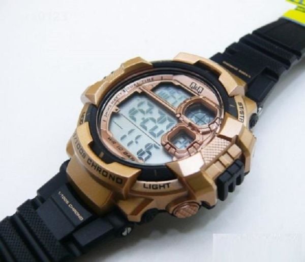 Q&Q M143J006Y Dijital Genç Erkek Kol Saati