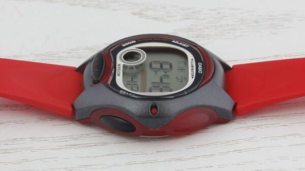 Casio LW-200-4AVDF Kadın Kol Saati