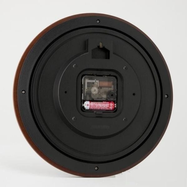 Casio IQ-126-5DF Plastik Kasa Kahverengi Renkli 26 cm Çaplı Modern Quartz Saniye Mekanizmalı Duvar Saati