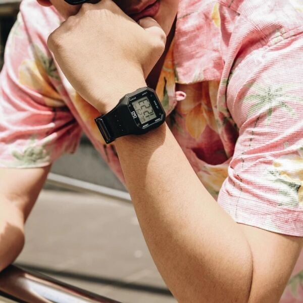 Q&Q M158J004Y Alarmlı Tarihli Kronometreli Işıklı Genç Kol Saati