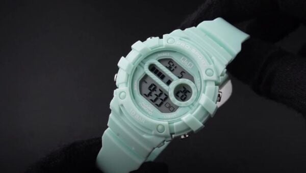 Q&Q G15A-002VY Yeşil Renkli Alarmlı Tarihli Kronometreli Işıklı Çocuk Kol Saati