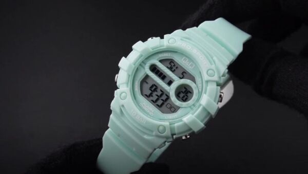 Q&Q G15A-002VY Yeşil Renkli Alarmlı Tarihli Kronometreli Işıklı Çocuk Kol Saati