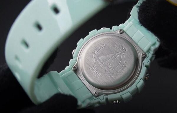 Q&Q G15A-002VY Yeşil Renkli Alarmlı Tarihli Kronometreli Işıklı Çocuk Kol Saati