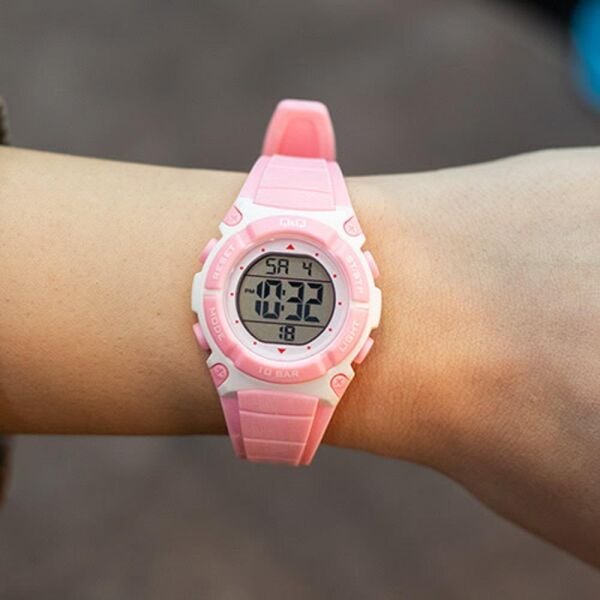 Q&Q M187J002Y Pembe Renkli Alarmlı Tarihli Kronometreli Işıklı Çocuk Kol Saati