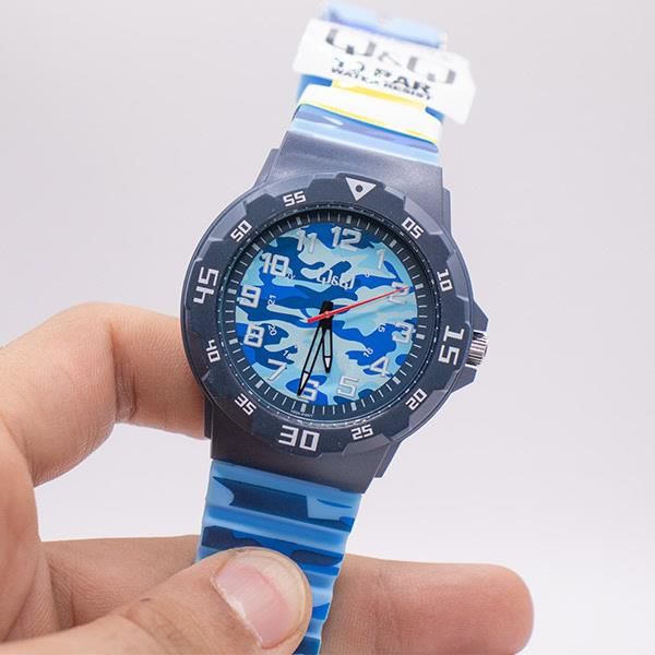 Q&Q V02A-010VY Kamuflaj Çocuk Kol Saati