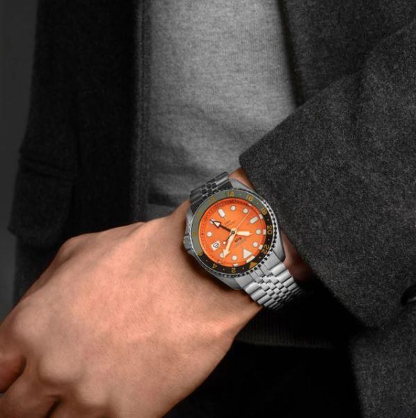 Seiko 5 SSK005K Otomatik Erkek Kol Saati