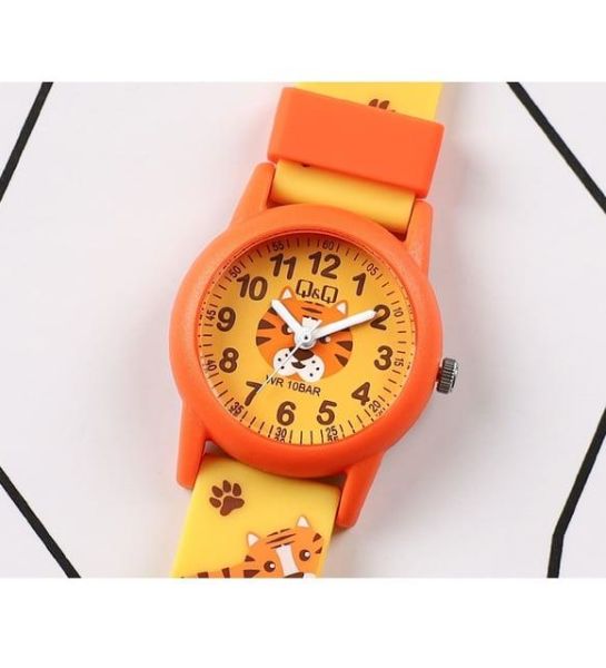 Q&Q V22A-016VY Kaplan Desenli Çocuk Kol Saati