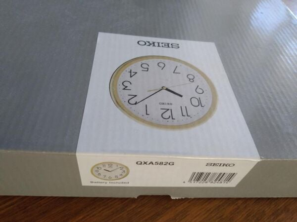 Seiko QXA582G Plastik Kasa Gold Renkli 25.8 cm Çaplı Quartz Mekanizmalı Duvar Saati