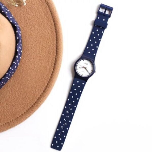 Q&Q VP46J059Y Beyaz Puanlı Silikon 10 Atm Su Geçirmez Çocuk Kol Saati