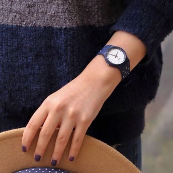 Q&Q VP46J059Y Beyaz Puanlı Silikon 10 Atm Su Geçirmez Çocuk Kol Saati