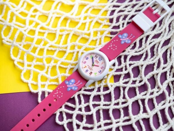 Q&Q VR99J002Y Kelebek Desenli Çocuk Kol Saati