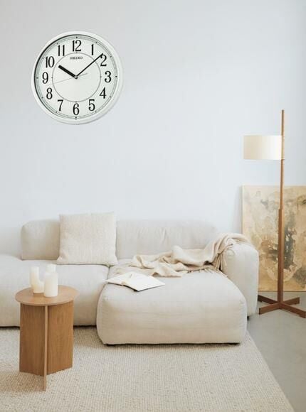 Seiko QXA756H Plastik Kasa Beyaz Renkli 30.5 cm Çaplı Quartz Mekanizmalı Duvar Saati