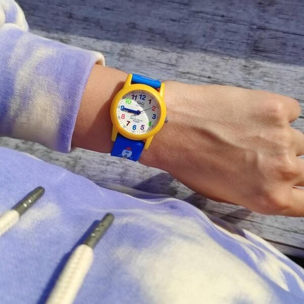 Q&Q VR99J003Y Uzay Mekiği Silikon 10 Bar Su Geçirmez Çocuk Kol Saati