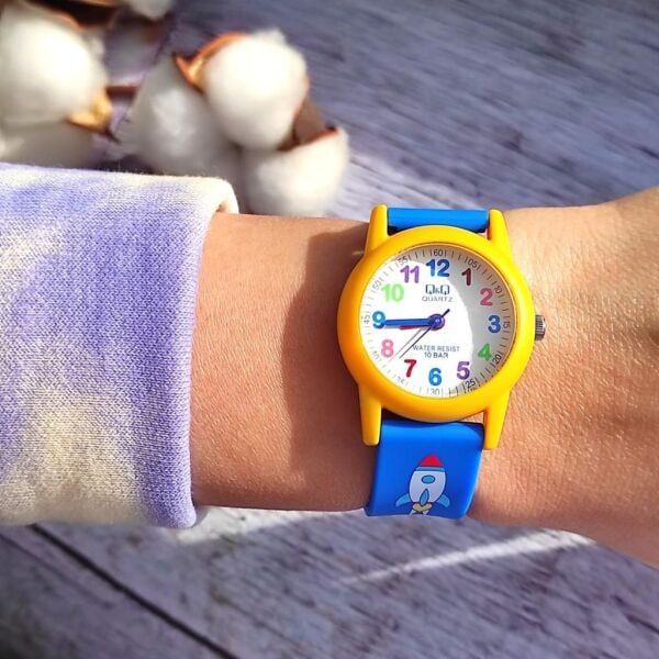 Q&Q VR99J003Y Uzay Mekiği Silikon 10 Bar Su Geçirmez Çocuk Kol Saati