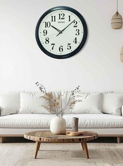 Seiko QXA776K Plastik Kasa Otomatik Işıklı Sensörlü Dekoratif Analog Duvar Saati