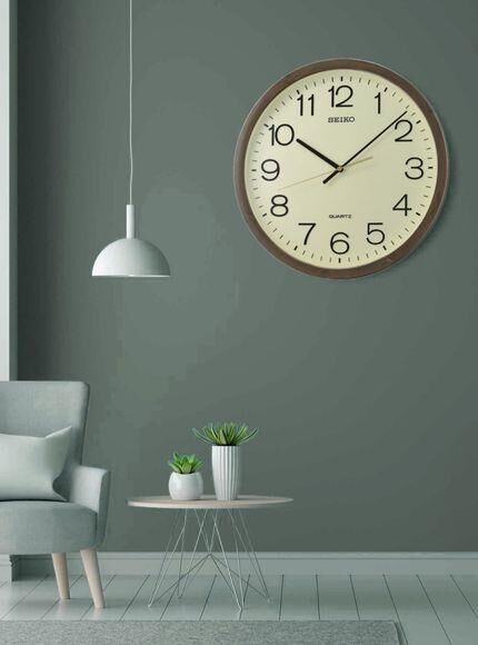 Seiko QXA806B Plastik Kasa Kahverengi Renkli 40 cm Çaplı Quartz Mekanizmalı Duvar Saati