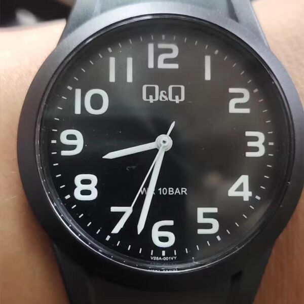 Q&Q VS13J002Y Silikon 10 Bar Su Geçirmez Çocuk Kol Saati
