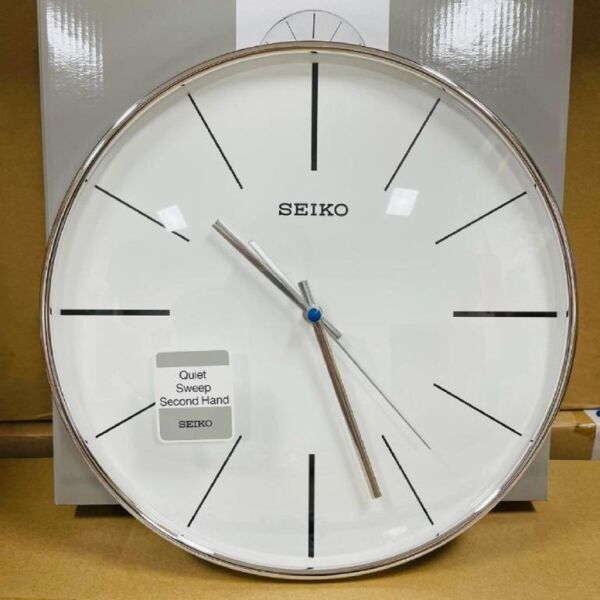 Seiko QXA634A Plastik Kasa Beyaz Renkli 30 cm Çaplı Şık Tasarım Dekoratif Sessiz Saniye Mekanizmalı Duvar Saati
