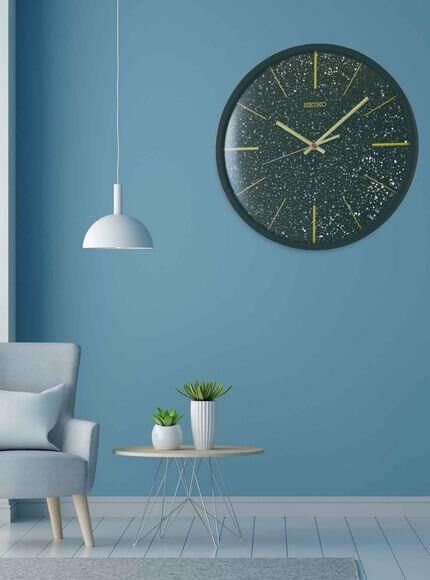 Seiko QXA828K Ahşap Kasa Siyah Renkli 33 cm Çaplı Quartz Mekanizmalı Duvar Saati