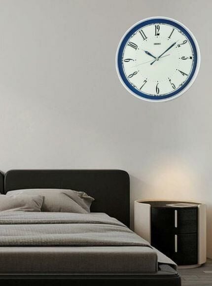 Seiko QXA834W Beyaz Renkli Plastik Kasa Quartz Mekanizmalı Duvar Saati