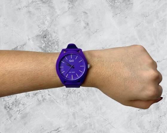 Q&Q VS68J005Y Mor Renk Silikon 10 Bar Su Geçirmez Genç Kol Saati