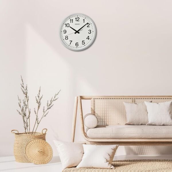 Seiko QHA009A Plastik Kasa Metalik Gri Renkli 30,5 cm Çaplı Quartz Mekanizmalı Duvar Saati