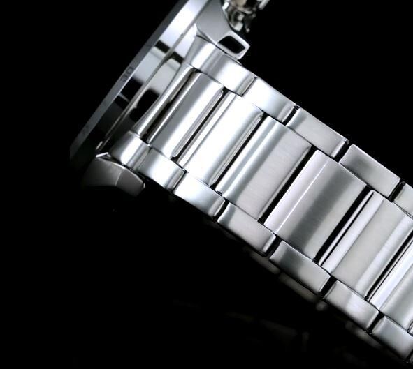 Casio Edıfıce EFR-571D-1AVUDF Erkek Kol Saati