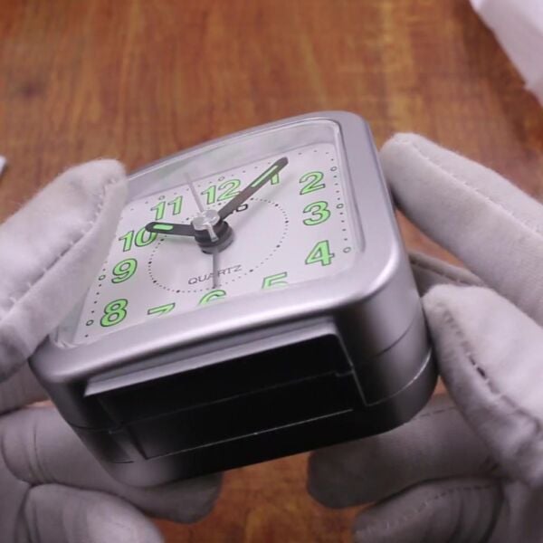 Casio TQ-141-8DF Beyaz Beep Alarmlı Fosforlu Masa Saati