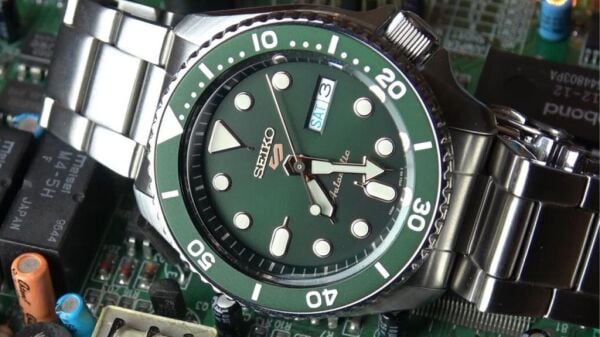 Seiko5 Sports SRPD61K Otomatik Erkek Kol Saati