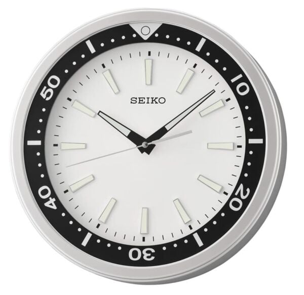 Seiko QXA723S Plastik Kasa Gri Renkli 40 cm Çaplı  LumiBrite Modern Sessiz Saniye Mekanizmalı Duvar Saati