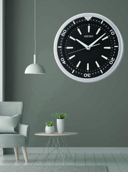 Seiko QXA723A Plastik Kasa Gri Renkli 40 cm Çaplı  LumiBrite Modern Sessiz Saniye Mekanizmalı Duvar Saati